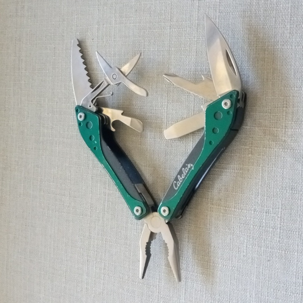 Cabela's 7 Tools in One Multi  Tool Pliers   Green